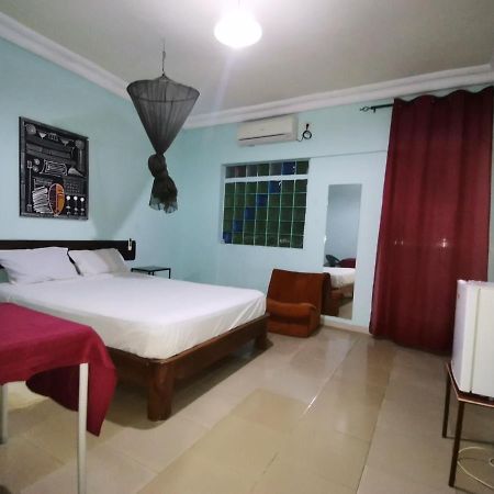 Hotel Badinca Alojamento Low Cost In Bissau Avenida Francisco Mendes ภายนอก รูปภาพ