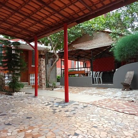 Hotel Badinca Alojamento Low Cost In Bissau Avenida Francisco Mendes ภายนอก รูปภาพ