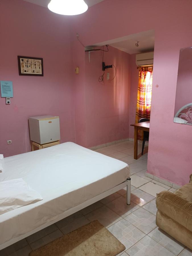 Hotel Badinca Alojamento Low Cost In Bissau Avenida Francisco Mendes ภายนอก รูปภาพ