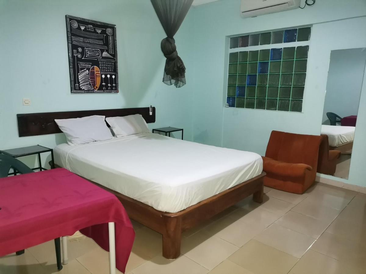 Hotel Badinca Alojamento Low Cost In Bissau Avenida Francisco Mendes ภายนอก รูปภาพ