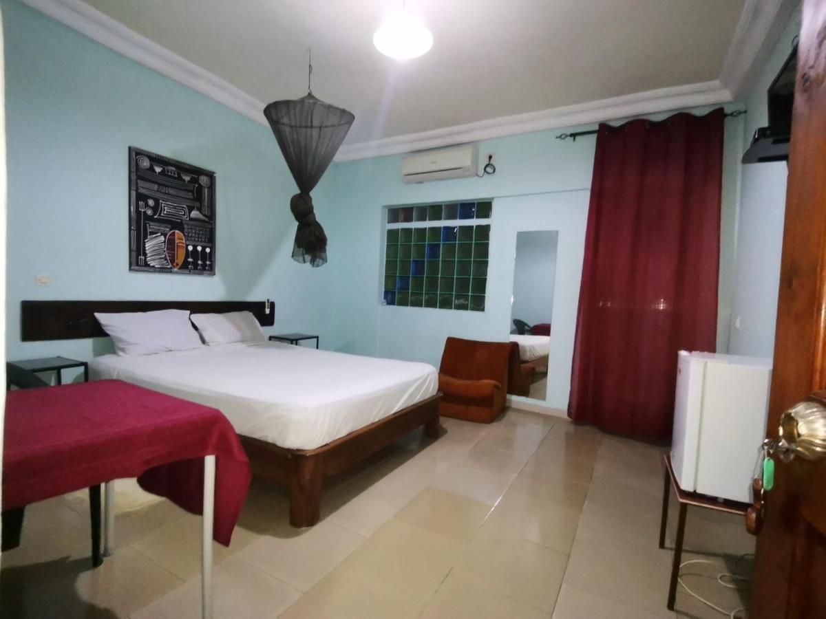 Hotel Badinca Alojamento Low Cost In Bissau Avenida Francisco Mendes ภายนอก รูปภาพ