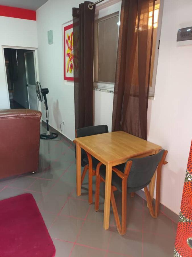 Hotel Badinca Alojamento Low Cost In Bissau Avenida Francisco Mendes ภายนอก รูปภาพ