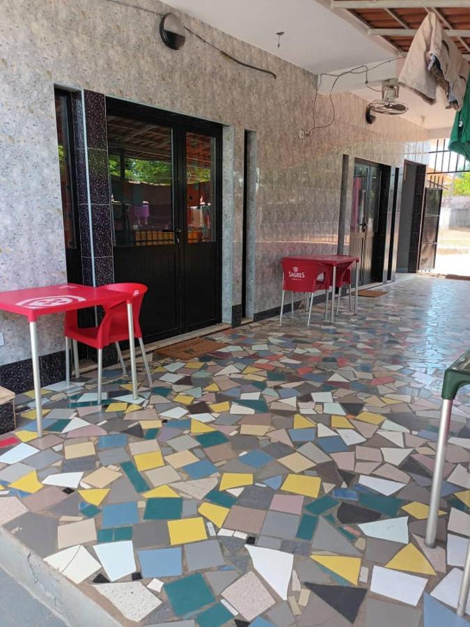 Hotel Badinca Alojamento Low Cost In Bissau Avenida Francisco Mendes ภายนอก รูปภาพ