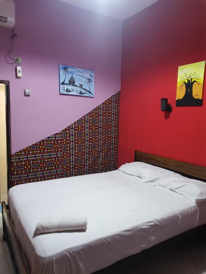 Hotel Badinca Alojamento Low Cost In Bissau Avenida Francisco Mendes ภายนอก รูปภาพ