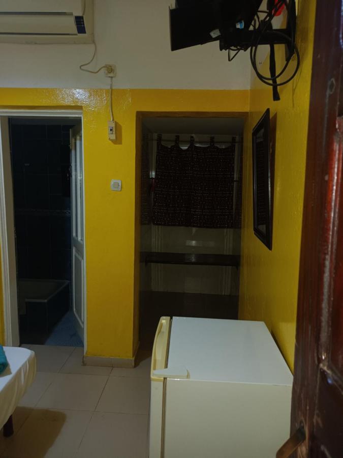 Hotel Badinca Alojamento Low Cost In Bissau Avenida Francisco Mendes ภายนอก รูปภาพ
