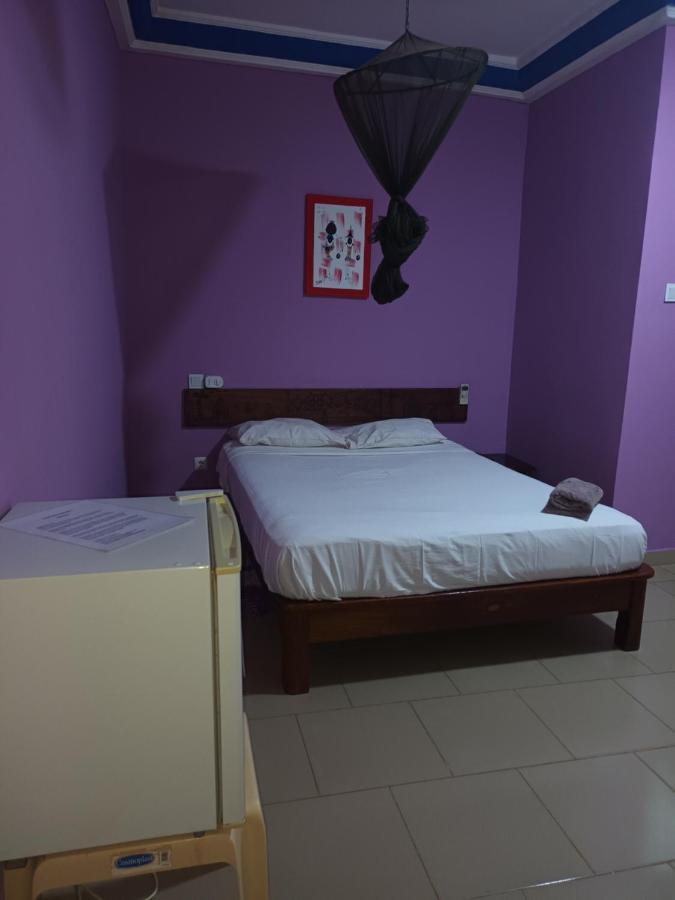 Hotel Badinca Alojamento Low Cost In Bissau Avenida Francisco Mendes ภายนอก รูปภาพ