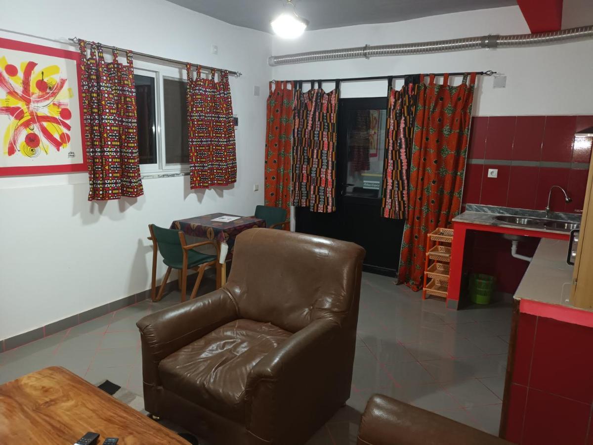 Hotel Badinca Alojamento Low Cost In Bissau Avenida Francisco Mendes ภายนอก รูปภาพ