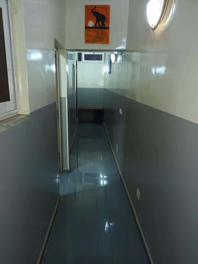 Hotel Badinca Alojamento Low Cost In Bissau Avenida Francisco Mendes ภายนอก รูปภาพ